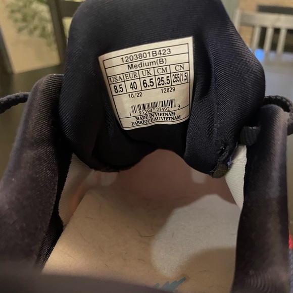 Brooks running shoes - Picture 4 of 5